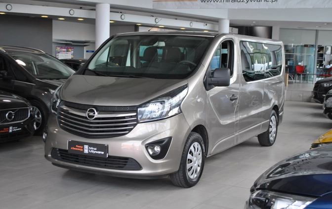 Opel Vivaro cena 104900 przebieg: 131000, rok produkcji 2017 z Sztum małe 232